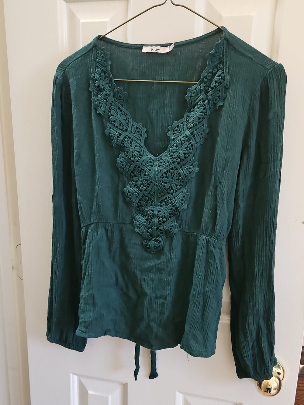 Women’s Greenl Lace-Trim V-Neck Blouse